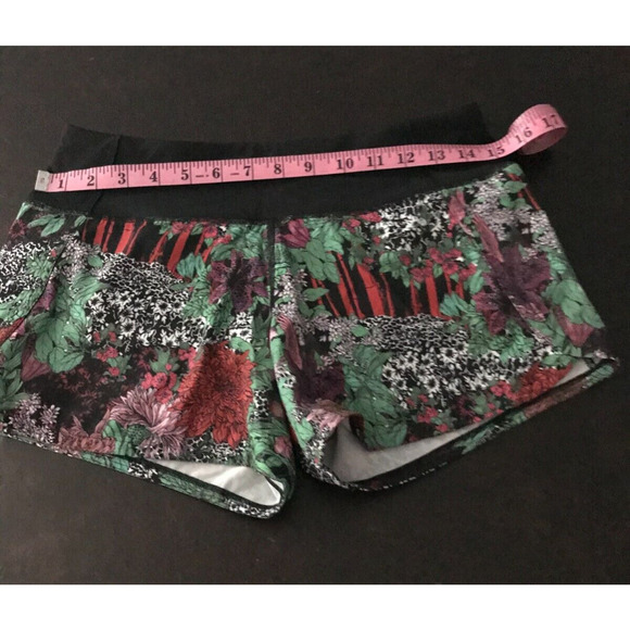 Lululemon Run Times Shorts II – Zen Garden Multi-Color Black - Size 4 - Picture 8 of 10